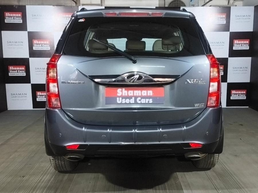 2016 Mahindra XUV500 W10 with Sunroof