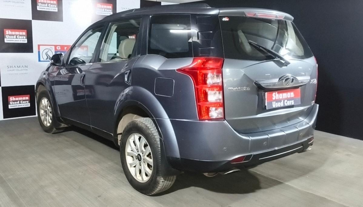 2016 Mahindra XUV500 W10 with Sunroof