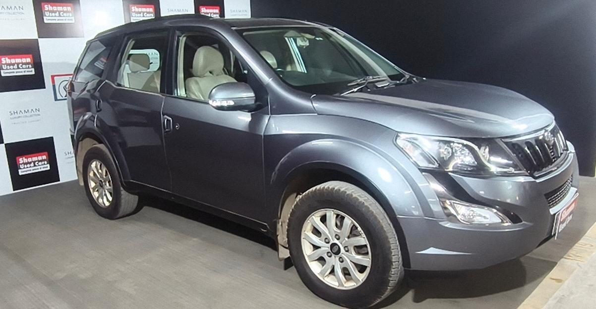 2016 Mahindra XUV500 W10 with Sunroof