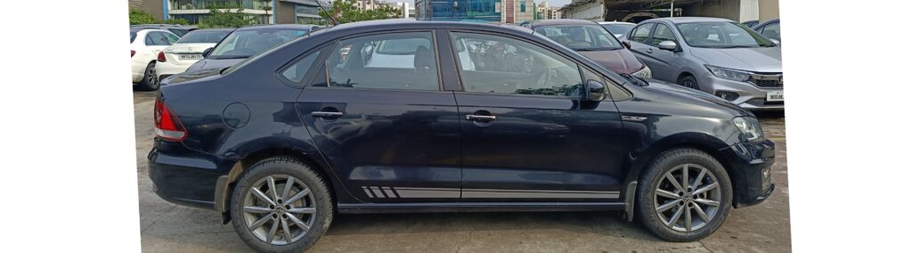 VW Vento (Black & White Edition) 6551